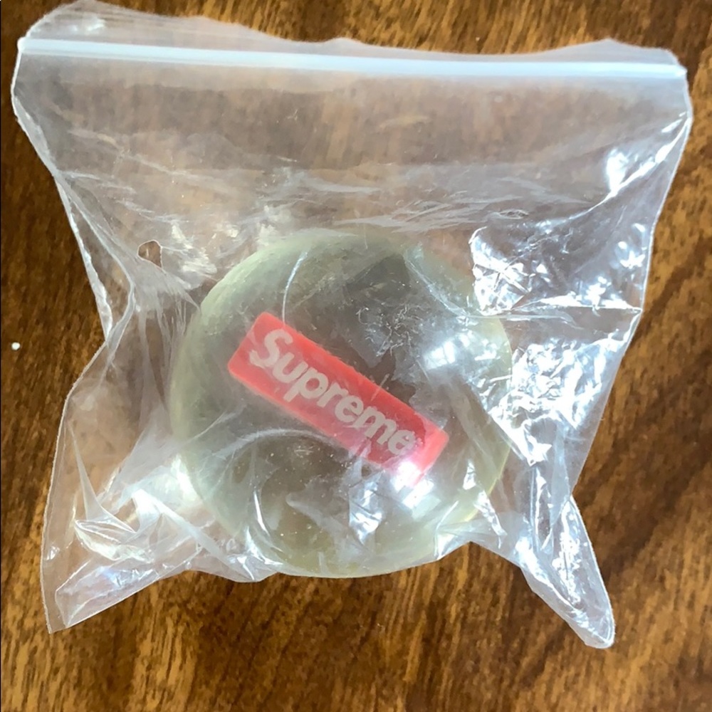 Supreme bouncy ball - Picture 2 of 3